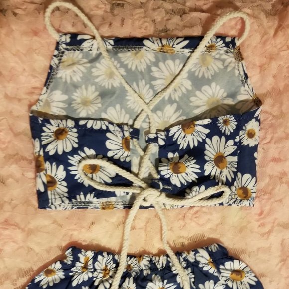 Infant Girl 2pc Daisy Romper - Picture 3 of 3